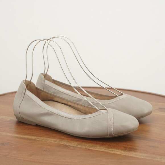 M6-5/ Vionic Womens Caroll Ballet Flats Size 10 Grey Leather Round Toe Orthotic - Picture 1 of 9